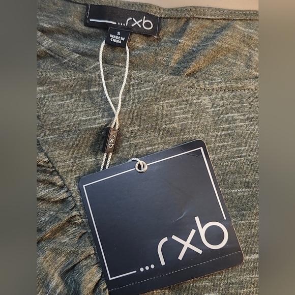 NWT ruffled top - Picture 4 of 5